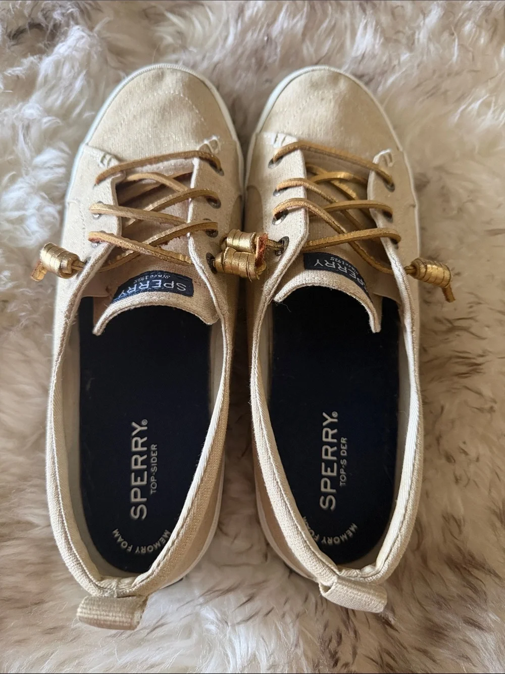 Sperry gold boat shoe top sider Low slip on Sneaker 9 classy hamptons summer